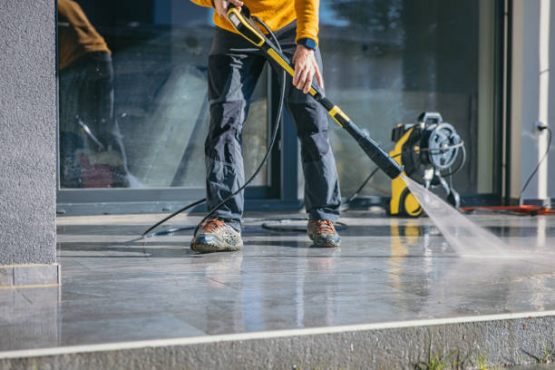 Why Choose Our Pressure Washing Services in Florida